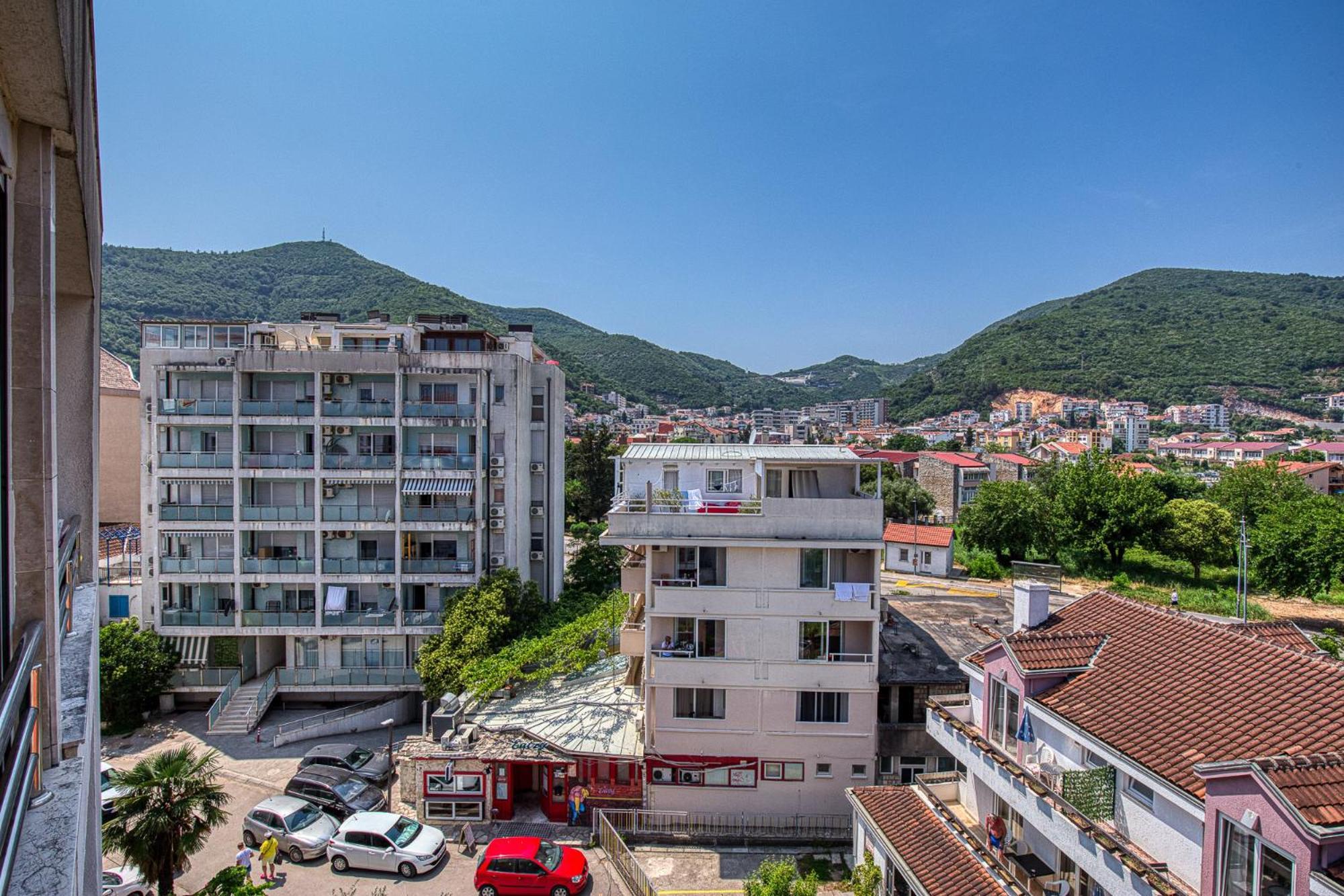 Apartment In The Centre Of
